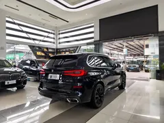 2021 BMW X5 M Sport Package, чёрный — фото 6