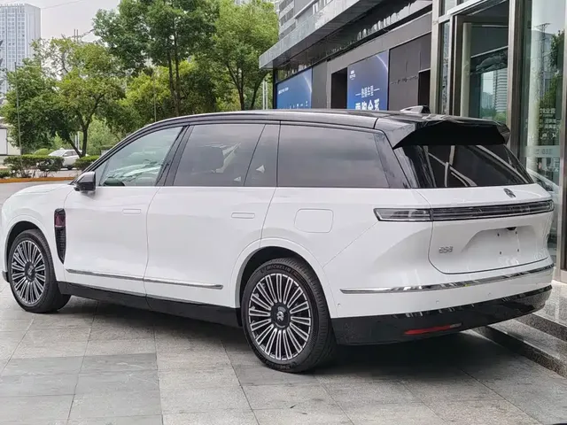 2026 Nio ES8 6-seat Executive Luxury