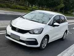 2021 Honda Fit 1.5L CVT, белый — фото 1