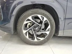 2021 Hyundai Custo 380TGDi LUX Premium, синий — фото 6