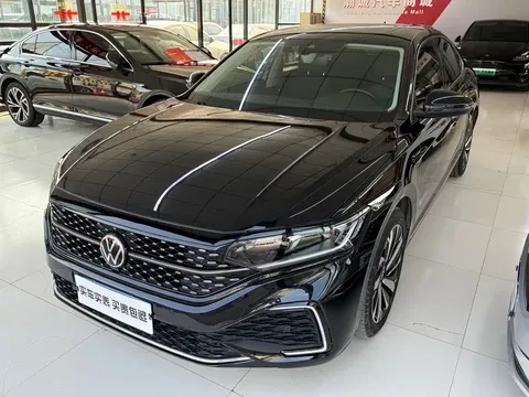 2022 Volkswagen Passat 330TSI Luxury