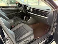 2022 Volkswagen Passat 330TSI Luxury, чёрный — фото 10