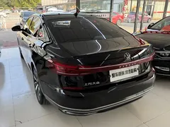 2022 Volkswagen Passat 330TSI Luxury, чёрный — фото 11