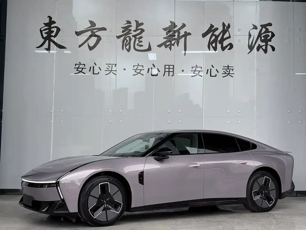 2025 Xpeng P7 702 Ultra