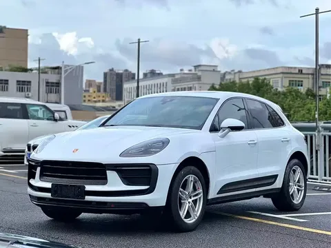 2022 Porsche Macan T 2.0T