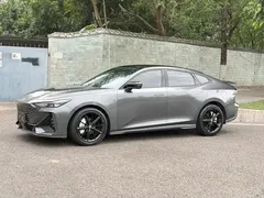 2023 Changan UNI-V 1.5T — фото 2