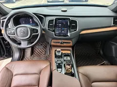 2023 Volvo XC90 7-seat, чёрный — фото 11