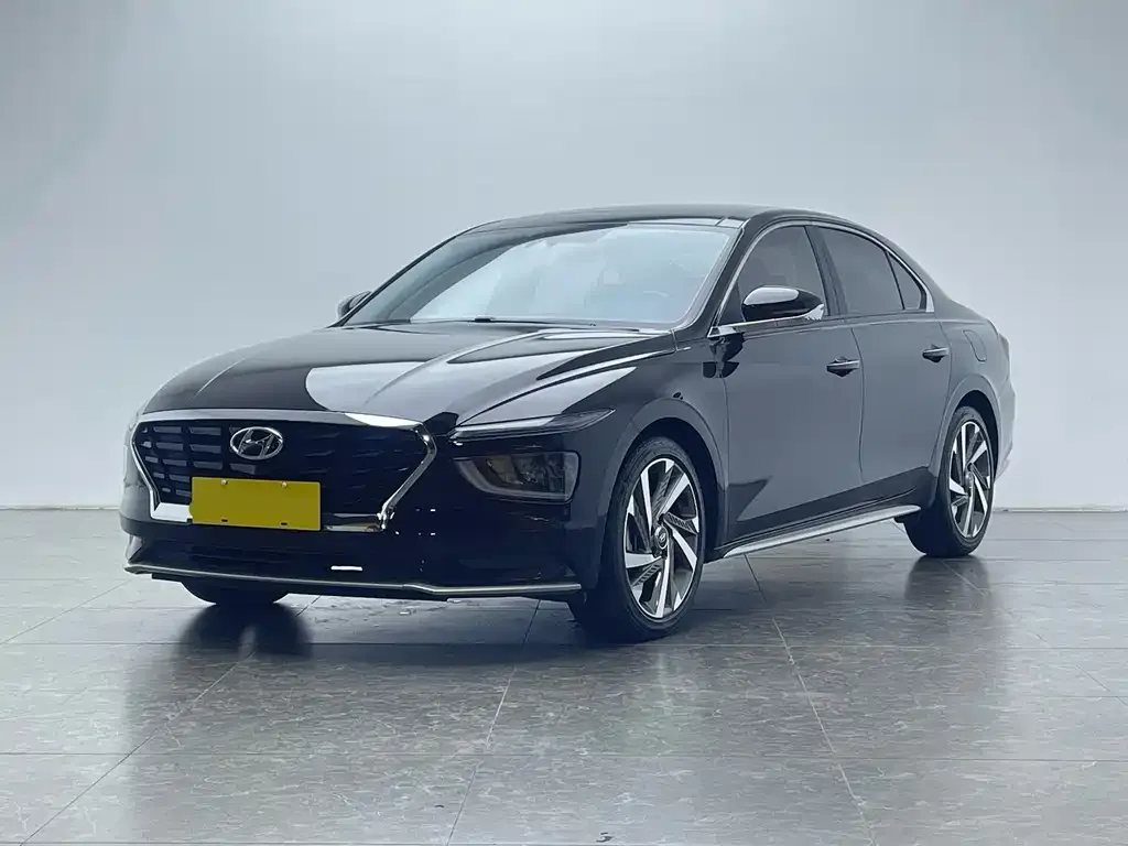 2021 Hyundai Mistra 1.8L CVT LUX Premium