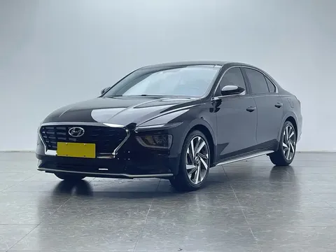 2021 Hyundai Mistra 1.8L CVT LUX Premium