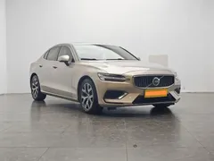 2023 Volvo S60 B4 Luxury — фото 2