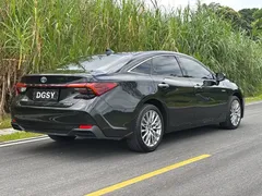2022 Toyota Avalon Hybrid 2.5L XLE Premium, чёрный — фото 23