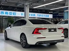 2022 Volvo S60 B4 Luxury, белый — фото 9