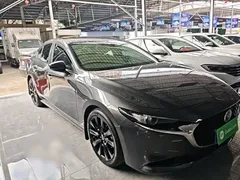 2023 Mazda 3 2.0L AT — фото 4