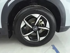 2024 BYD Yuan UP 401km Leading, белый — фото 6
