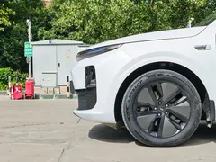 2024 Li Auto L6 Pro, белый — фото 17