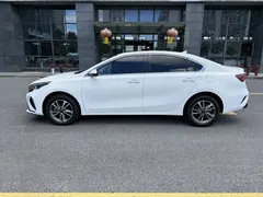 2023 Kia Cerato 1.5L CVT Luxury, белый — фото 3