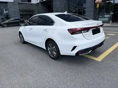 2023 Kia Cerato 1.5L CVT Luxury, белый — фото 4
