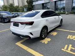 2023 Kia Cerato 1.5L CVT Luxury, белый — фото 6