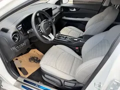 2023 Kia Cerato 1.5L CVT Luxury, белый — фото 9