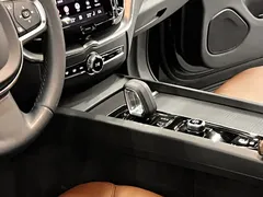 2022 Volvo XC60 4WD Sport, чёрный — фото 17