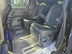 2023 Toyota Granvia 2.5L Hybrid VIP, чёрный — фото 5