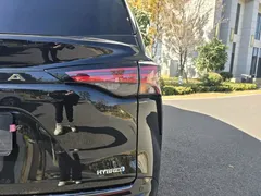 2023 Toyota Granvia 2.5L Hybrid VIP, чёрный — фото 24