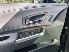 2023 Toyota Granvia 2.5L Hybrid VIP, чёрный — фото 46