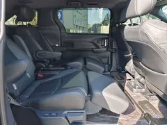 2023 Toyota Granvia 2.5L Hybrid VIP, чёрный — фото 50