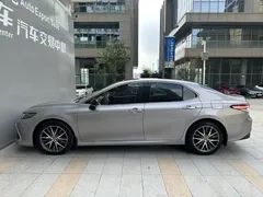 2021 Toyota Camry Hybrid 2.5HG Luxury — фото 3