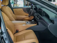 2021 Lexus LS 500h, чёрный — фото 13