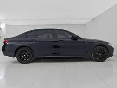 2022 BMW 5 Series 5 530Li M, чёрный — фото 8