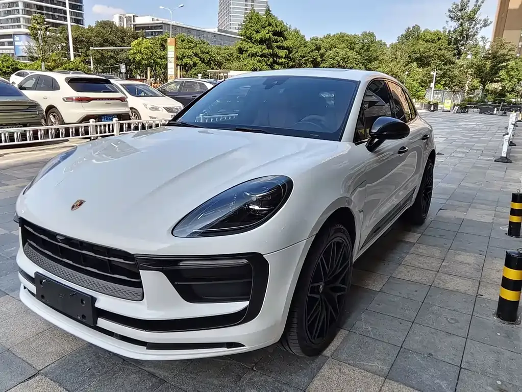 2022 Porsche Macan 2.0T