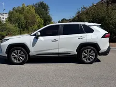 2022 Toyota Wildlander 2.0L CVT 2WD Luxury, белый — фото 12