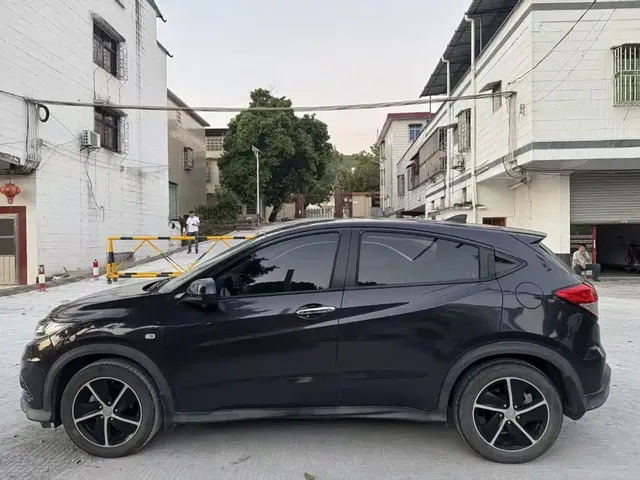 2022 Honda Vezel 1.5L CVT Pioneer