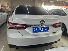 2021 Toyota Camry 2.5G Luxury, белый — фото 11