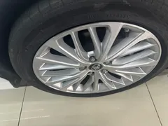 2021 Toyota Camry 2.5G Luxury, белый — фото 14