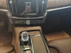 2022 Volvo S90, чёрный — фото 18