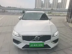 2023 Volvo S60 B4 Luxury, белый — фото 3