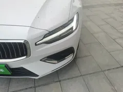 2023 Volvo S60 B4 Luxury, белый — фото 24