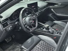2021 Audi RS 4 Avant Black Edition, чёрный — фото 4