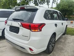 2021 Mitsubishi Outlander 2.0L 2WD 5, белый — фото 7