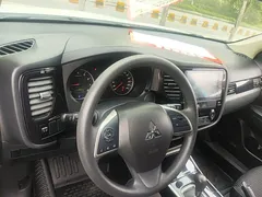 2021 Mitsubishi Outlander 2.0L 2WD 5, белый — фото 10