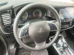 2021 Mitsubishi Outlander 2.0L 2WD 5, белый — фото 11