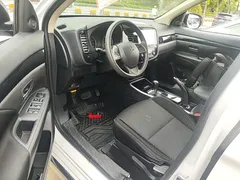 2021 Mitsubishi Outlander 2.0L 2WD 5, белый — фото 16