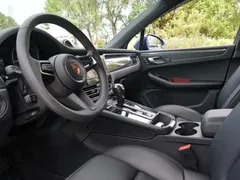 2023 Porsche Macan 2.0T, синий — фото 13