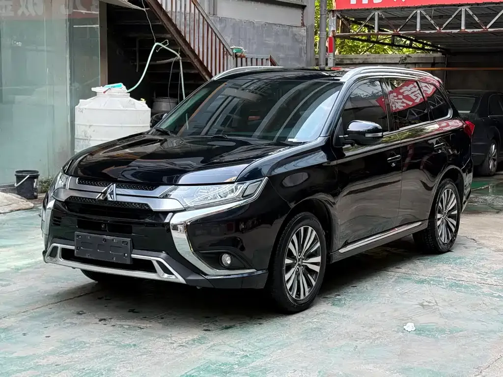 2021 Mitsubishi Outlander 2.0L 2WD 7