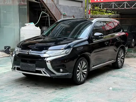 2021 Mitsubishi Outlander 2.0L 2WD 7