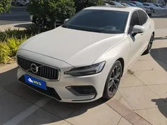 2021 Volvo S60 T4 Luxury, белый — фото 1