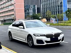 2021 BMW 5 Series 525Li M, белый — фото 3