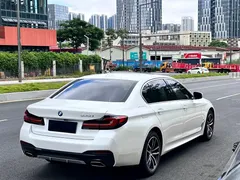 2021 BMW 5 Series 525Li M, белый — фото 12